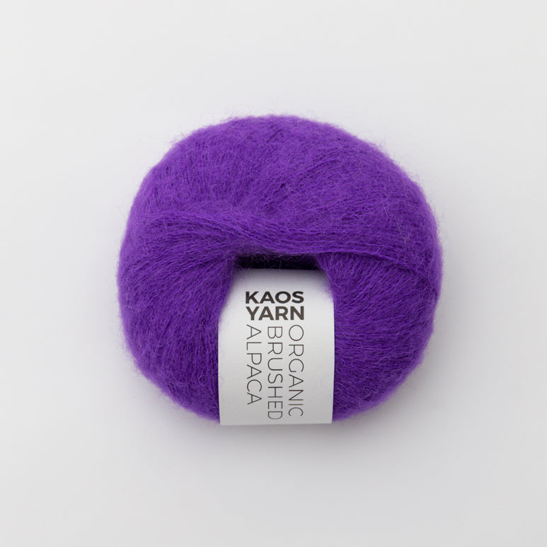 Halo Brushed Alpaca: Divine (2057)