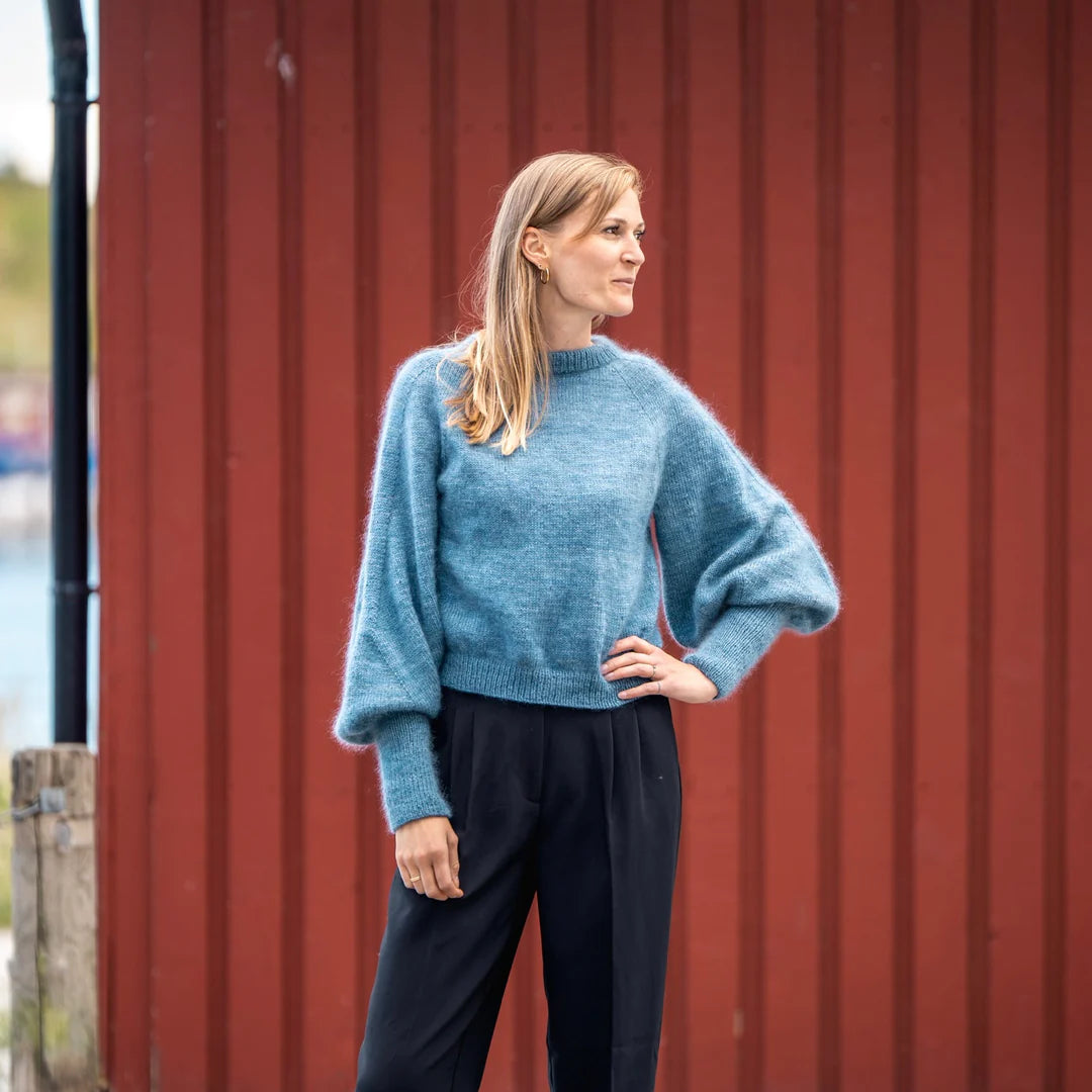 g e n e r o u s sweater light