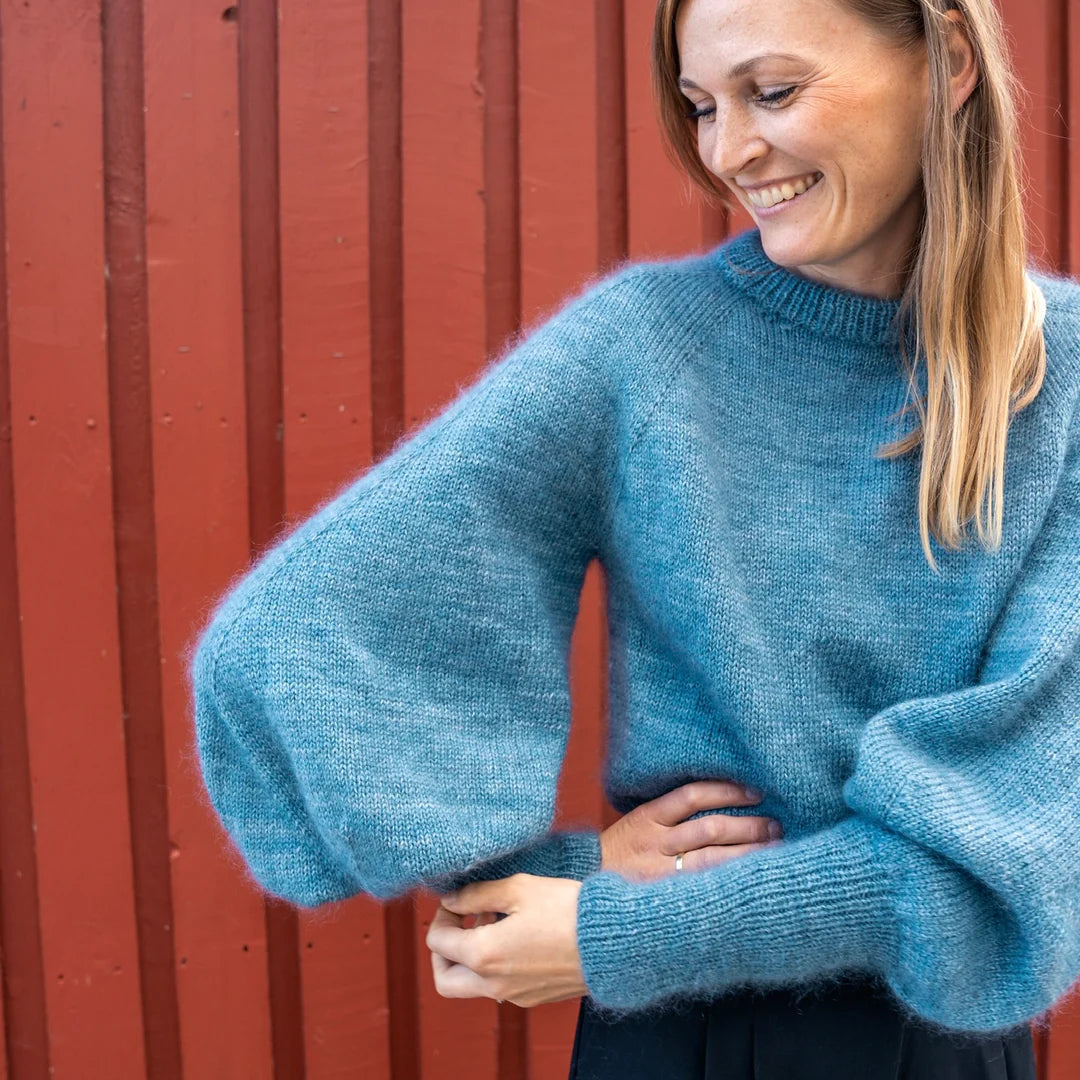 g e n e r o u s sweater light