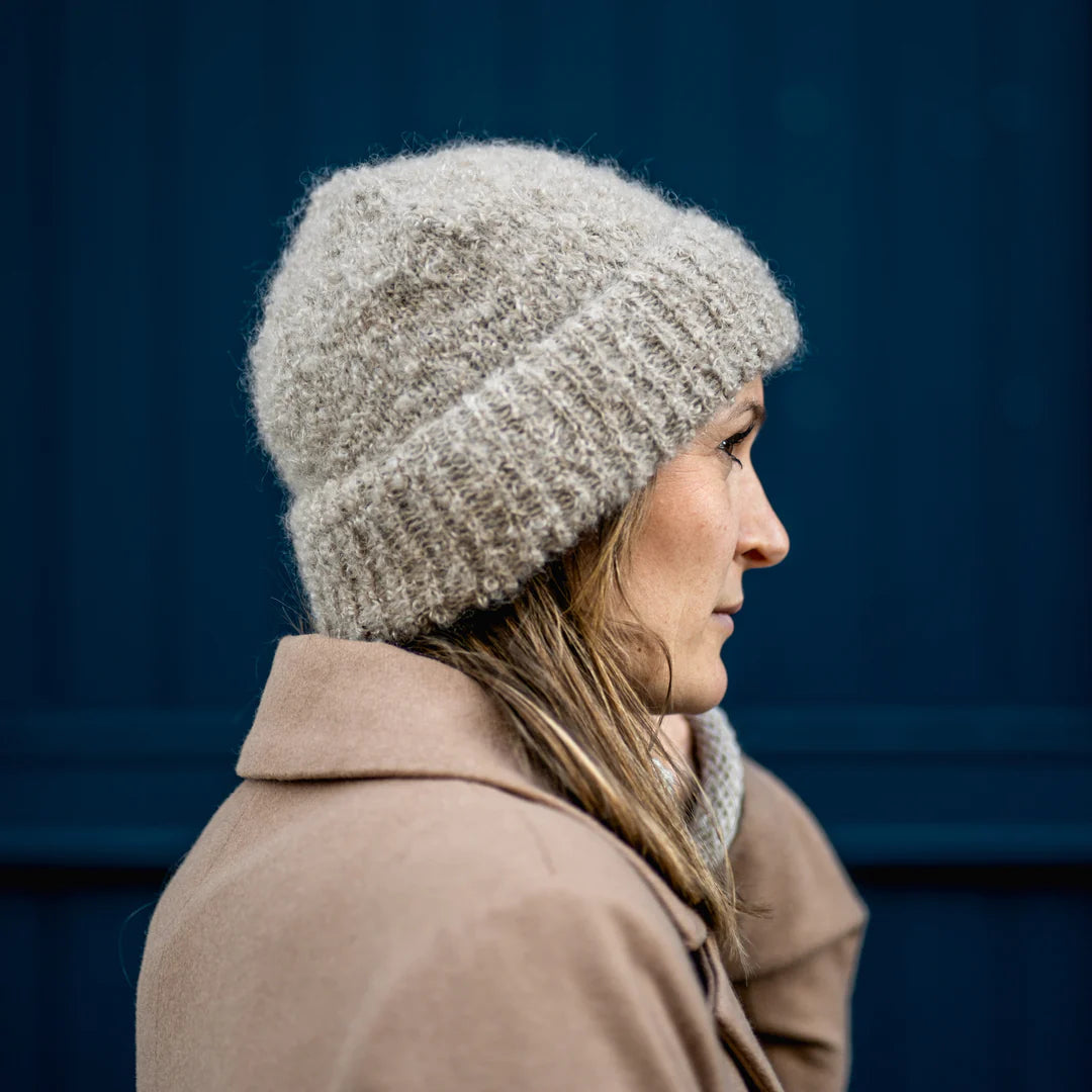 b o u c l é beanie