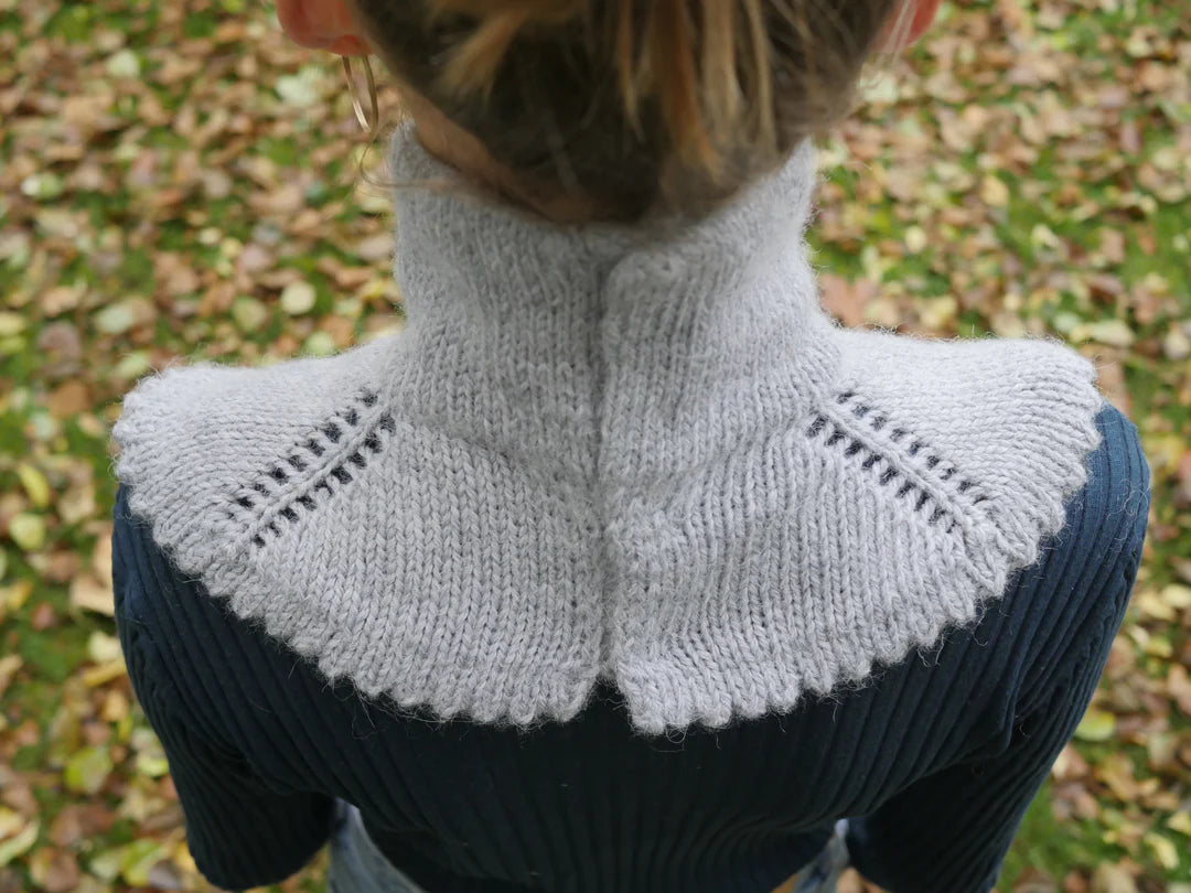 j o v i a l neck warmer