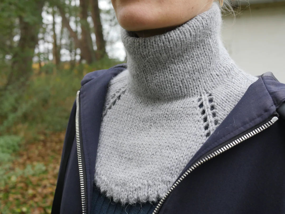 j o v i a l neck warmer