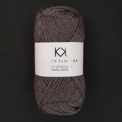 Recycled Bottle Yarn: Charcoal (3013)